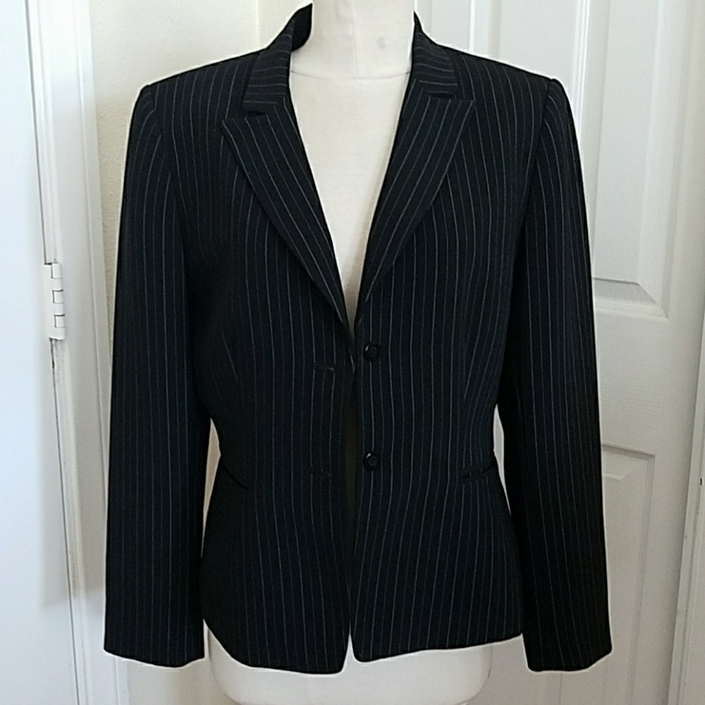 Tahari Blk blazer